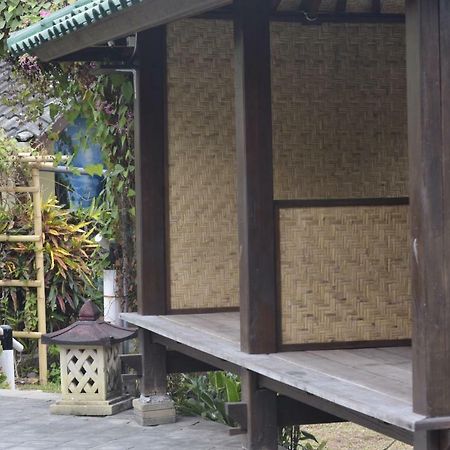 Villa Yukie Senggigi Montongbuwoh Exteriör bild