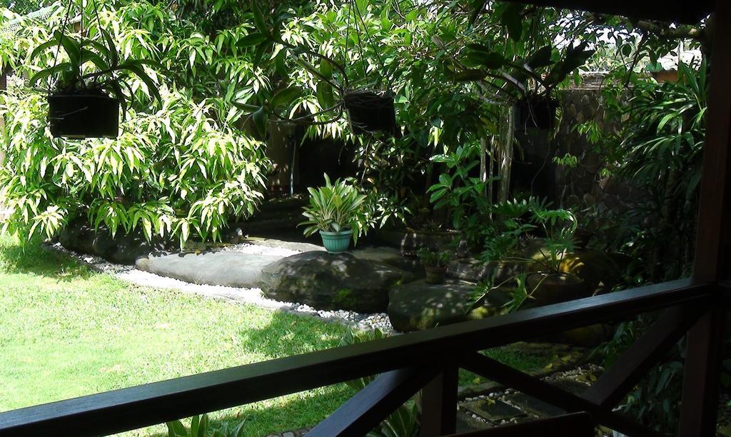 Villa Yukie Senggigi Montongbuwoh Exteriör bild