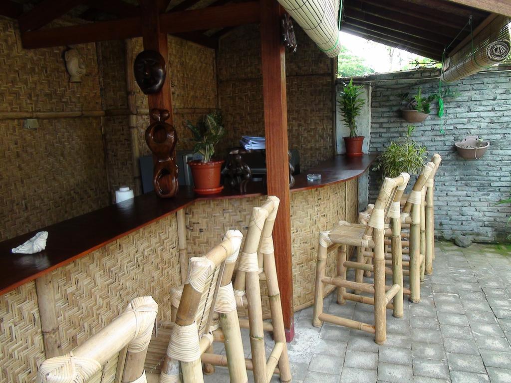 Villa Yukie Senggigi Montongbuwoh Exteriör bild