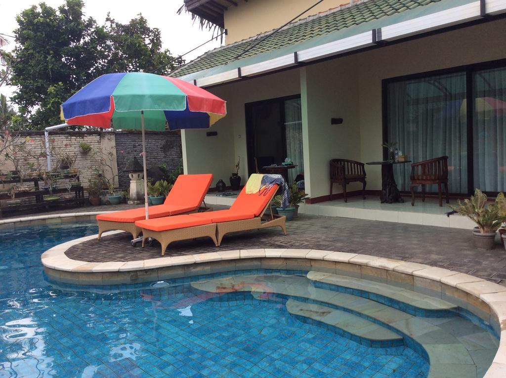 Villa Yukie Senggigi Montongbuwoh Exteriör bild