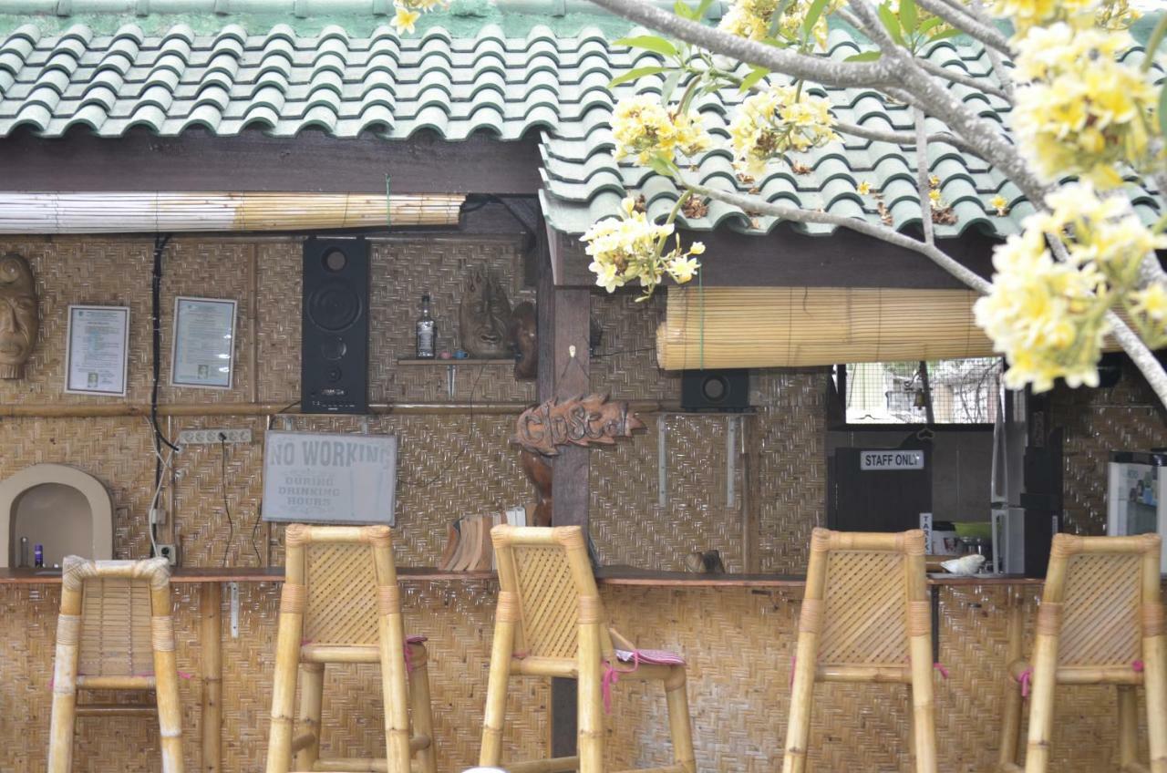 Villa Yukie Senggigi Montongbuwoh Exteriör bild