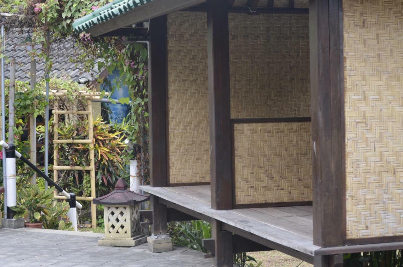 Villa Yukie Senggigi Montongbuwoh Exteriör bild
