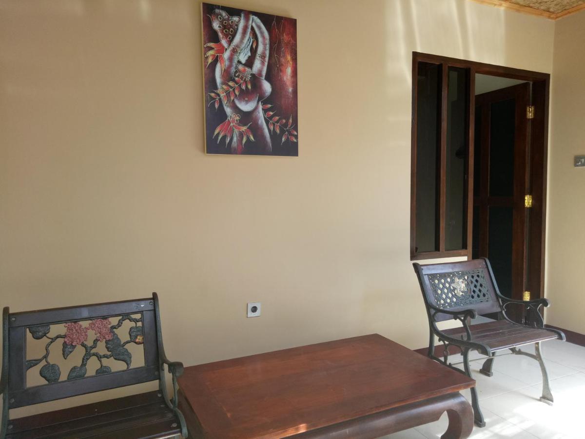 Villa Yukie Senggigi Montongbuwoh Exteriör bild