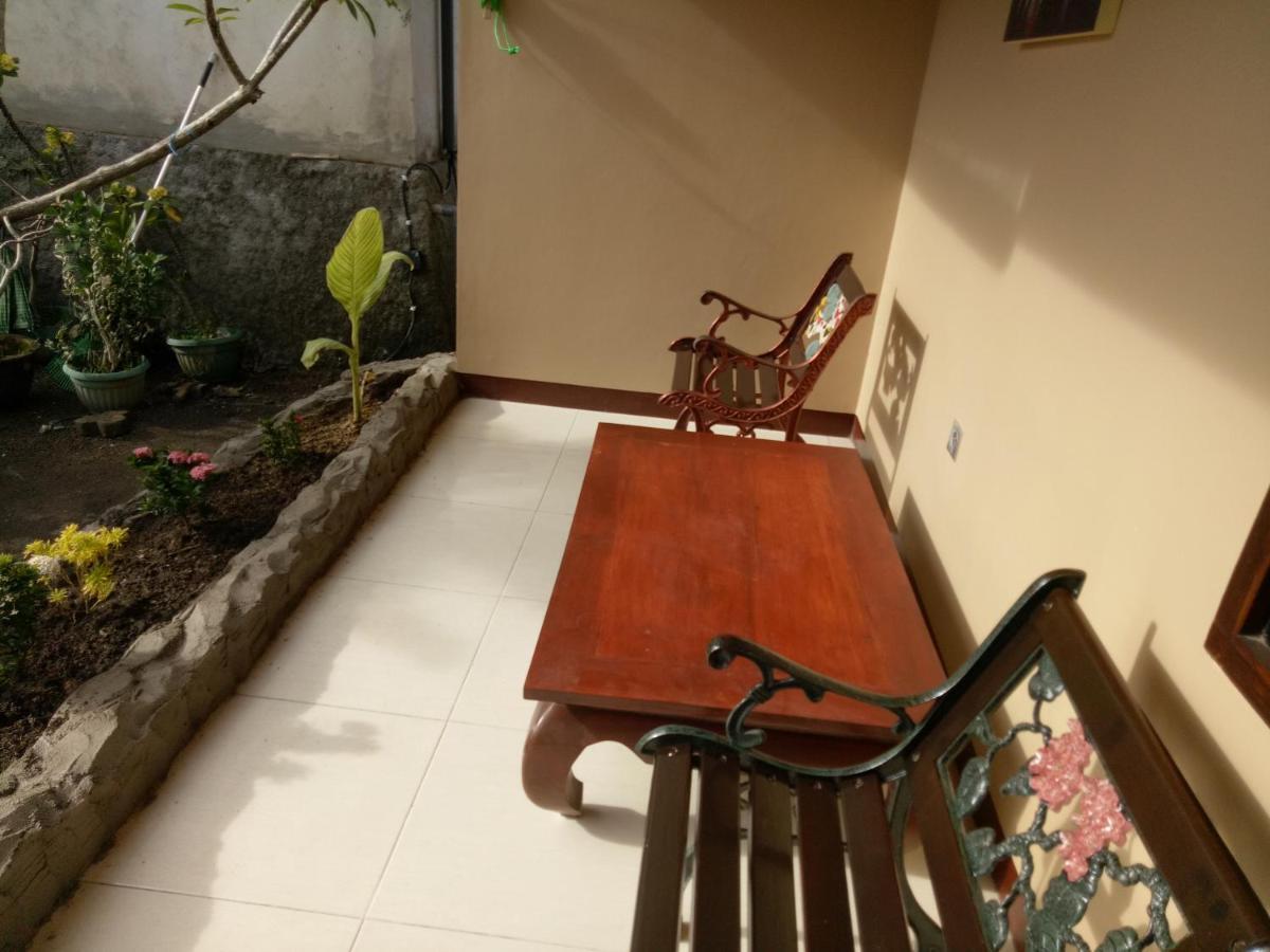 Villa Yukie Senggigi Montongbuwoh Exteriör bild